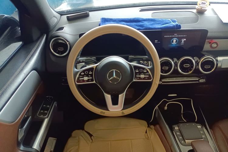 Used Mercedes-Benz GLB 2022 Second Facelift GLB 200 Fashion Edition Steering Wheel