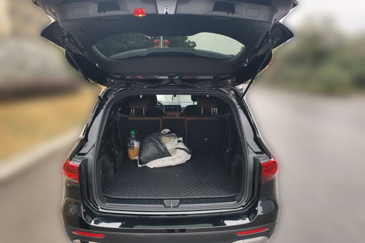 Used Mercedes-Benz GLB 2022 Second Facelift GLB 200 Fashion Edition Trunk
