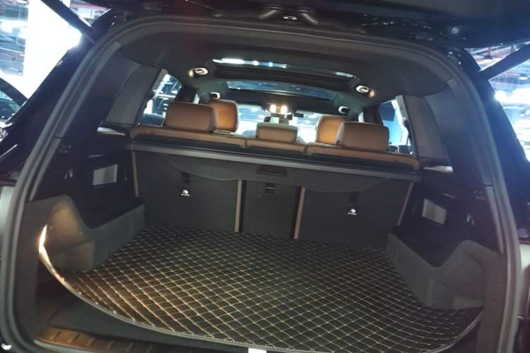 Used Mercedes-Benz GLB 2022 Second Facelift GLB 200 Dynamic Edition Trunk