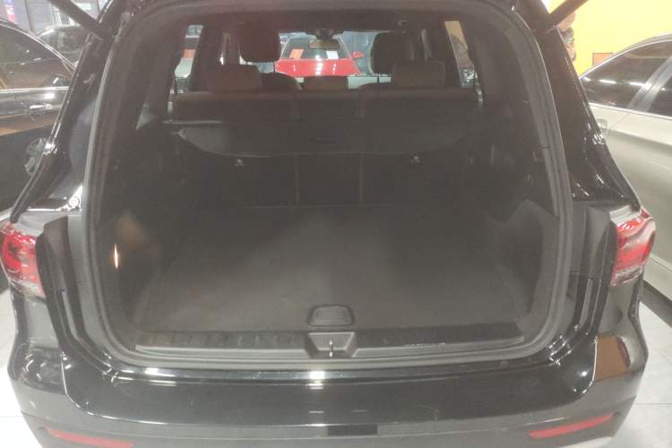 Used Mercedes-Benz GLB 2022 Second Facelift GLB 200 Dynamic Edition Trunk