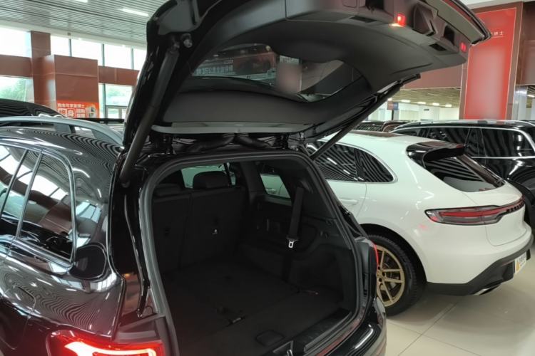 Used Mercedes-Benz GLB 2022 Refreshed GLB 200 4MATIC Trunk