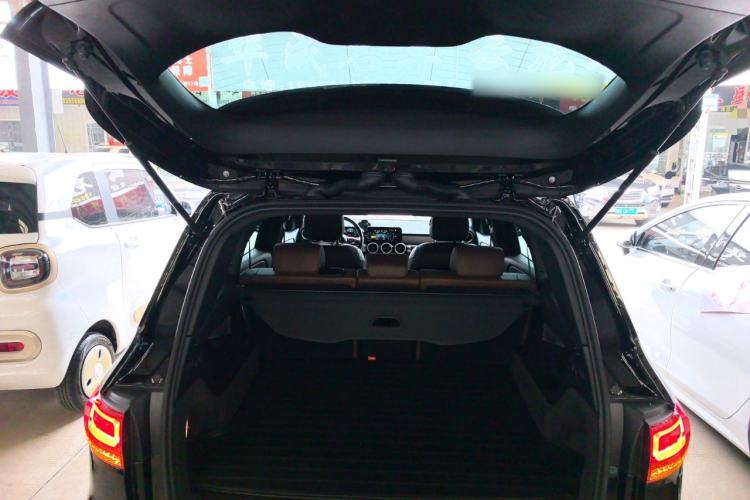 Used Mercedes-Benz GLB 2022 Second Facelift GLB 200 Dynamic Edition Trunk