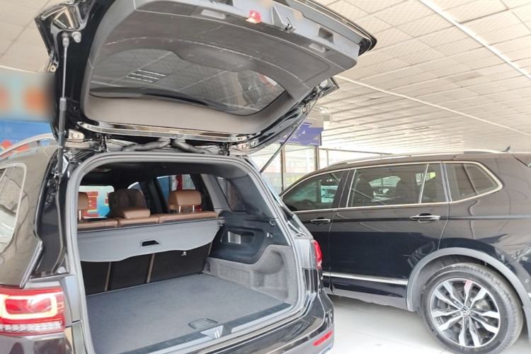 Used Mercedes-Benz GLB 2022 Second Facelift GLB 200 Dynamic Edition Trunk