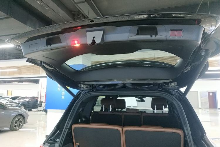 Used Mercedes-Benz GLB 2022 Second Facelift GLB 200 Fashion Edition Trunk