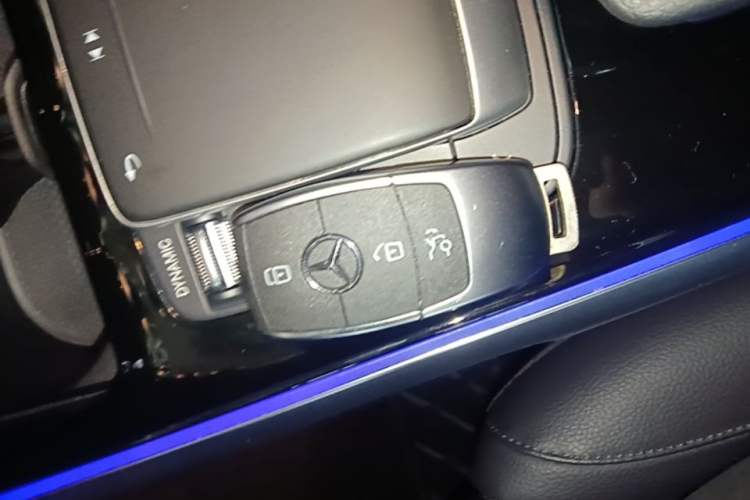 Used Mercedes-Benz GLB 2022 Updated GLB 200 Fashion Edition Vehicle Key