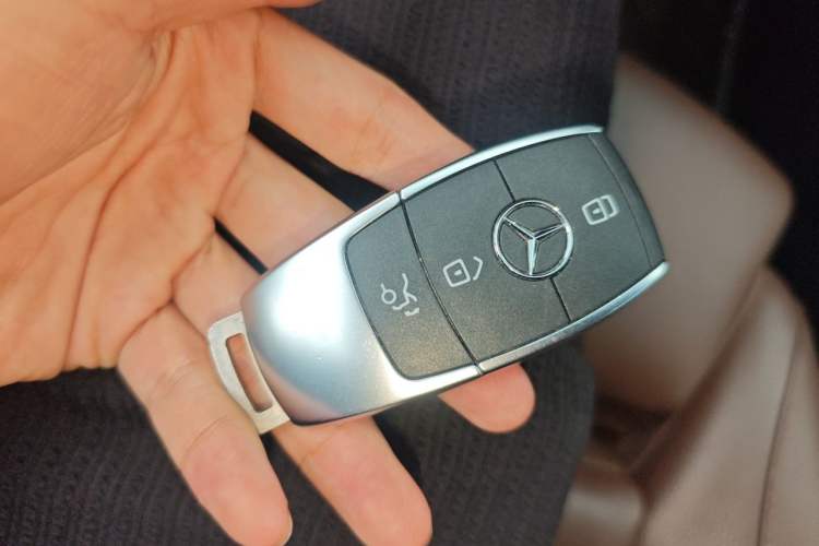 Used Mercedes-Benz GLB 2022 Updated GLB 200 Fashion Edition Vehicle Key