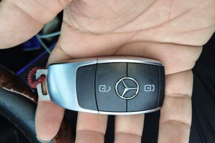 Used Mercedes-Benz GLB 2022 Second Facelift GLB 200 Fashion Edition Vehicle Key