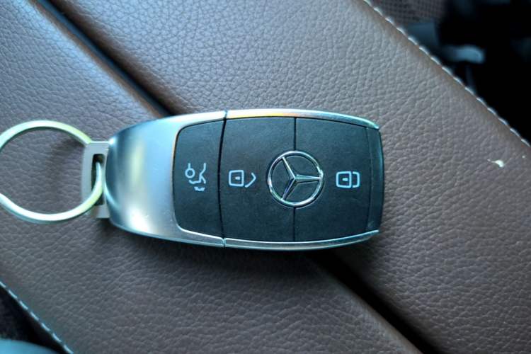 Used Mercedes-Benz GLB 2022 Updated GLB 200 Fashion Edition Vehicle Key