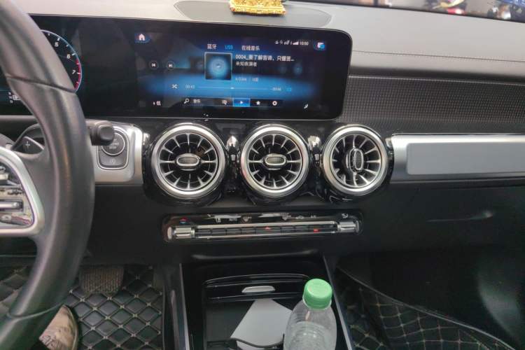 Used Mercedes-Benz GLB 2022 GLB 200 Stylish Edition Audio And AC Panel