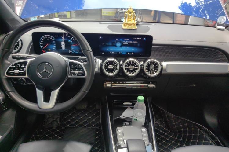 Used Mercedes-Benz GLB 2022 GLB 200 Stylish Edition Center Console