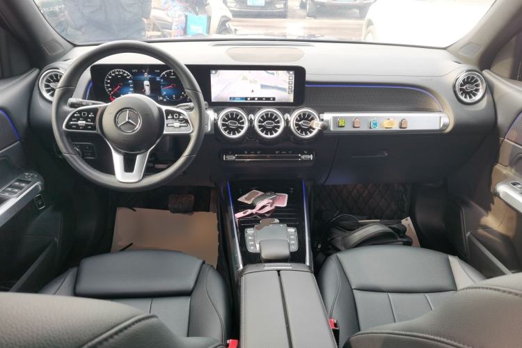 Used Mercedes-Benz GLB 2022 GLB 220 Dynamic Edition Center Console