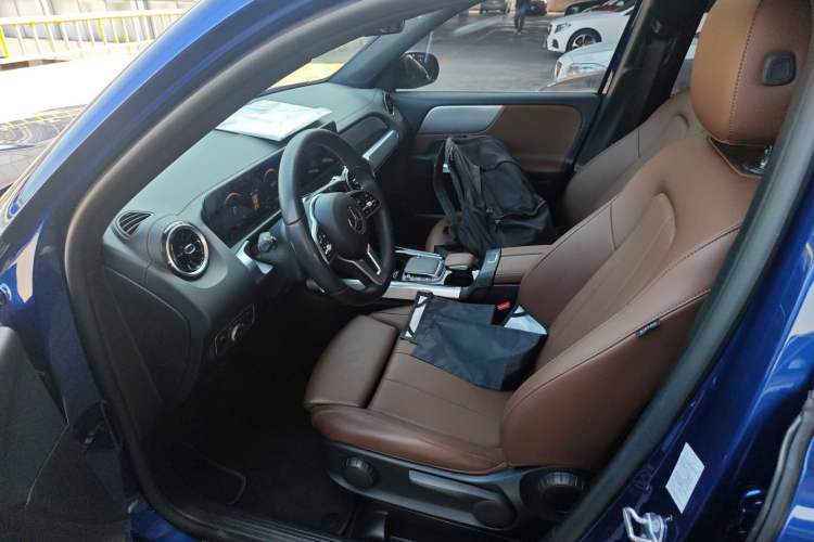 Used Mercedes-Benz GLB 2022 Second Facelift GLB 200 Fashion Edition Driver Seat