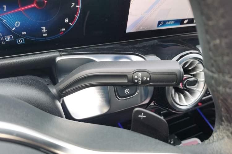 Used Mercedes-Benz GLB 2022 GLB 220 Dynamic Edition Gear Lever