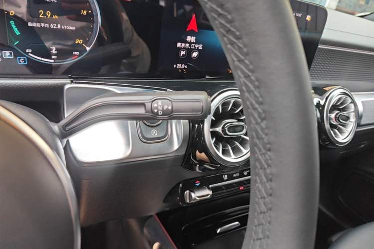 Used Mercedes-Benz GLB 2022 Updated GLB 200 Fashion Edition Gear Lever