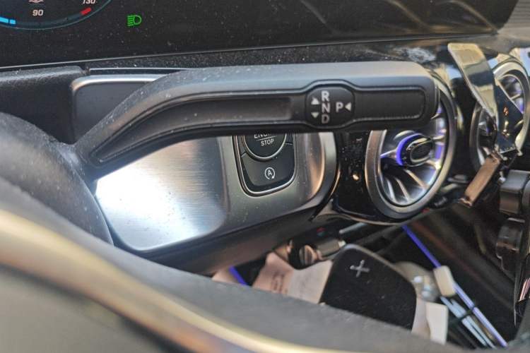 Used Mercedes-Benz GLB 2022 GLB 200 Stylish Edition Gear Lever
