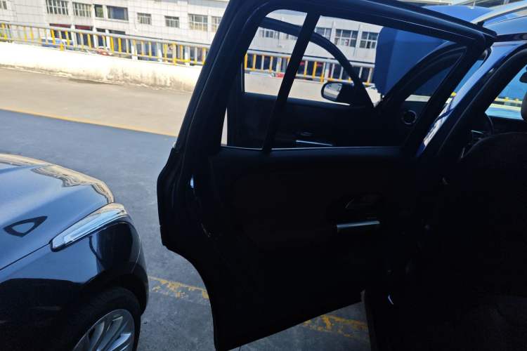 Used Mercedes-Benz GLB 2022 Second Facelift GLB 200 Fashion Edition Left Rear Door Interior