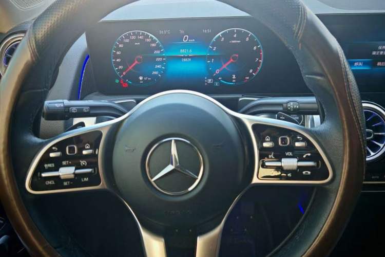 Used Mercedes-Benz GLB 2022 GLB 220 Dynamic Edition Odometer Close Up