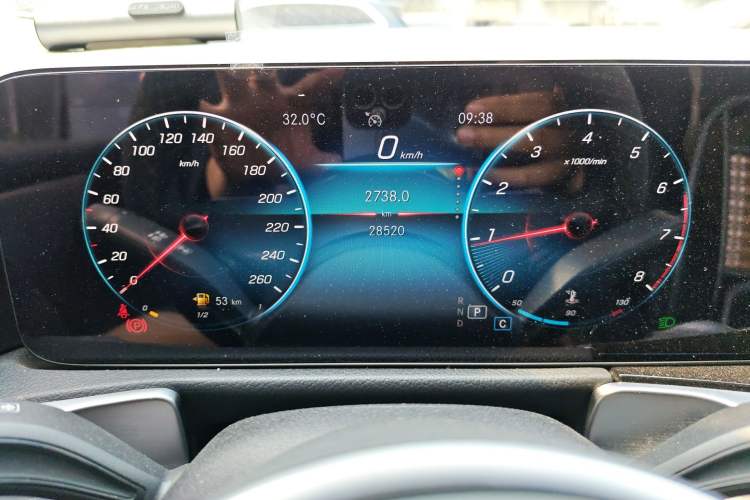 Used Mercedes-Benz GLB 2022 Second Facelift GLB 200 Dynamic Edition Odometer Close Up