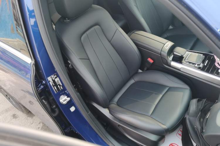 Used Mercedes-Benz GLB 2022 GLB 220 Dynamic Edition Right Front Seat