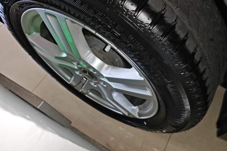 Used Mercedes-Benz GLB 2022 GLB 220 Dynamic Edition Right Rear Wheel Hub