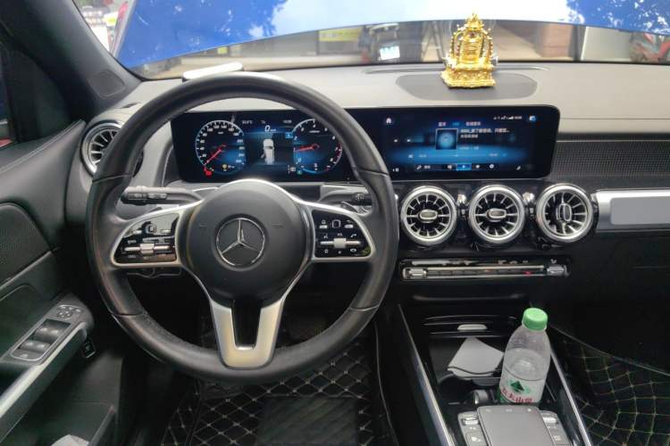 Used Mercedes-Benz GLB 2022 GLB 200 Stylish Edition Steering Wheel