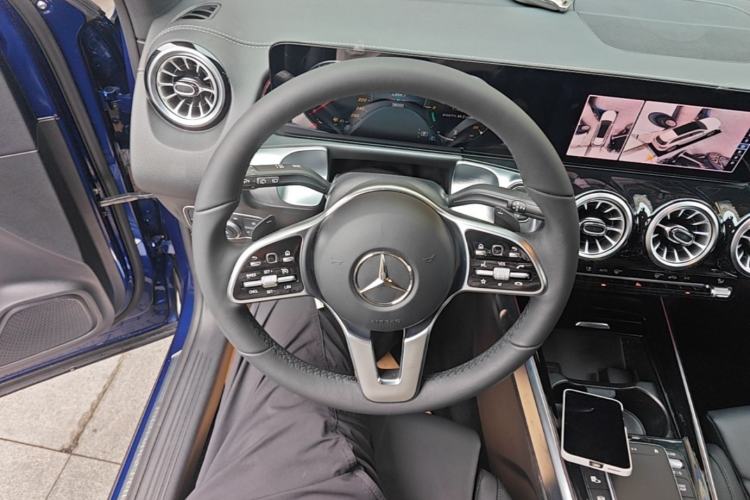 Used Mercedes-Benz GLB 2022 Updated GLB 200 Fashion Edition Steering Wheel