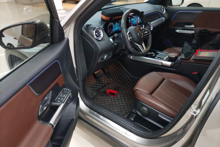 Used Mercedes-Benz GLB 2022 GLB 220 Dynamic Edition Driver Seat