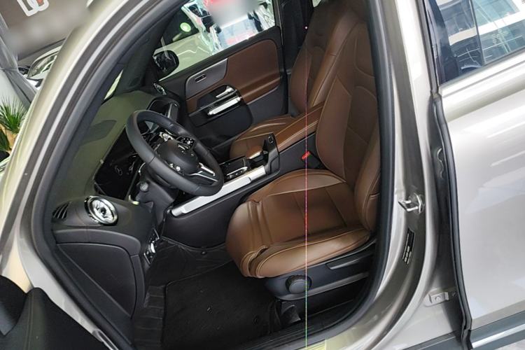 Used Mercedes-Benz GLB 2022 GLB 220 Fashion Model Left Front Seat