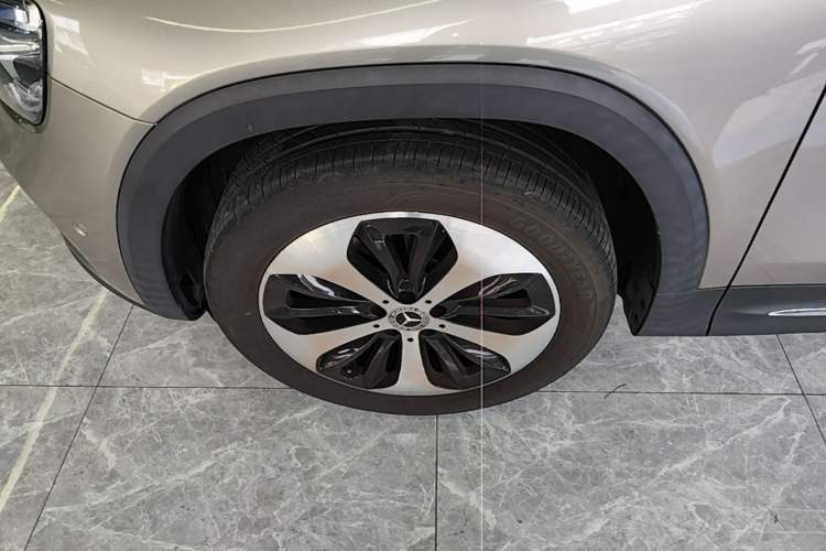 Used Mercedes-Benz GLB 2022 GLB 220 Fashion Model Left Front Wheel Hub