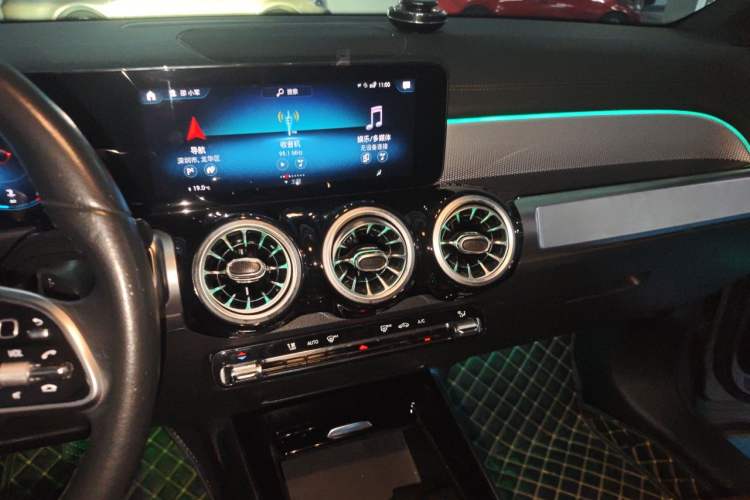 Used Mercedes-Benz GLB 2022 Second Facelift GLB 200 Fashion Edition Audio And AC Panel