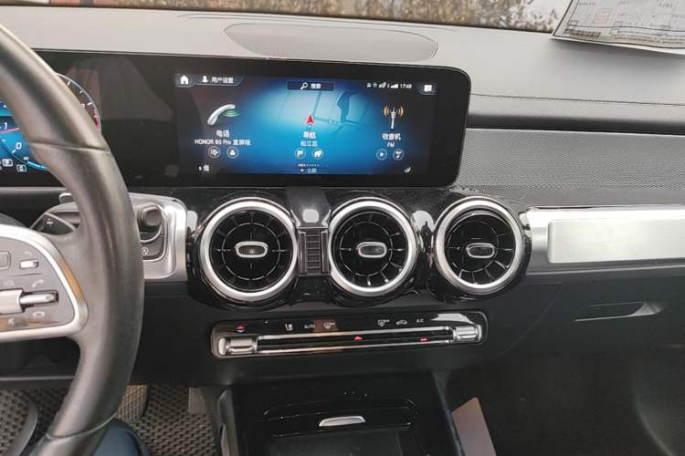 Used Mercedes-Benz GLB 2022 Second Facelift GLB 200 Dynamic Edition Audio And AC Panel
