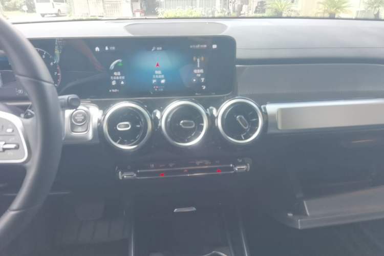Used Mercedes-Benz GLB 2022 Second Facelift GLB 200 Dynamic Edition Audio And AC Panel
