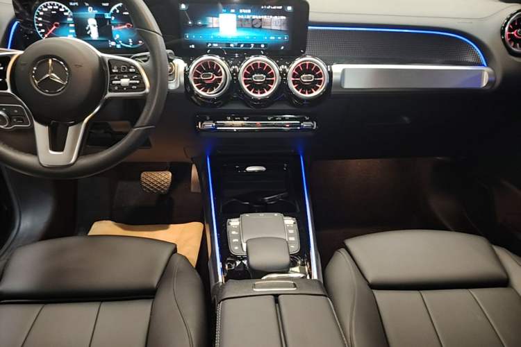 Used Mercedes-Benz GLB 2022 Refresh GLB 200 Dynamic Edition Audio And AC Panel
