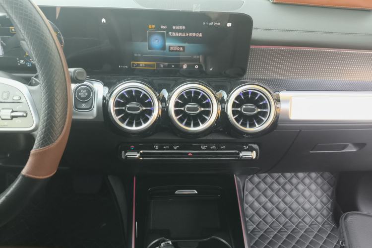 Used Mercedes-Benz GLB 2022 Second Facelift GLB 200 Fashion Edition Audio And AC Panel