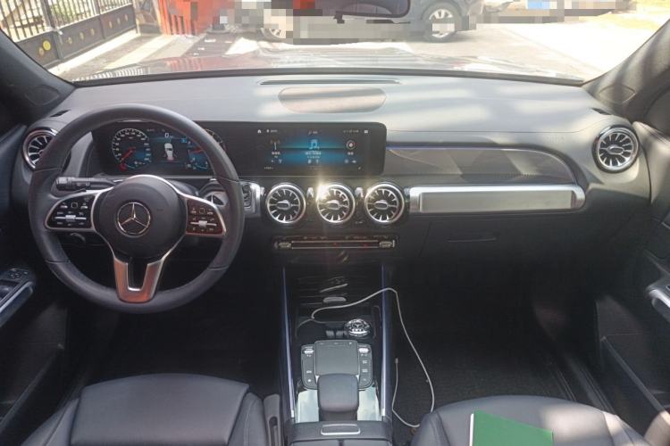Used Mercedes-Benz GLB 2022 Second Facelift GLB 200 Dynamic Edition Center Console