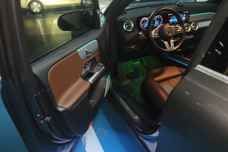 Used Mercedes-Benz GLB 2022 Second Facelift GLB 200 Fashion Edition Driver Seat