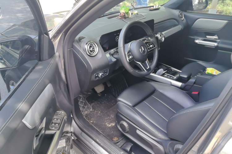 Used Mercedes-Benz GLB 2022 Second Facelift GLB 200 Fashion Edition Driver Seat