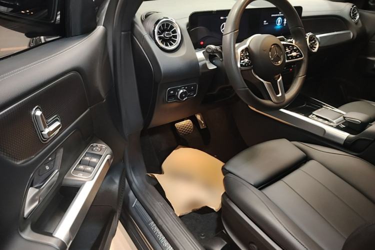 Used Mercedes-Benz GLB 2022 Refresh GLB 200 Dynamic Edition Driver Seat