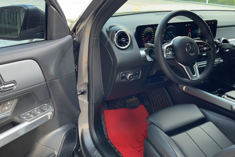 Used Mercedes-Benz GLB 2022 Second Facelift GLB 200 Dynamic Edition Driver Seat