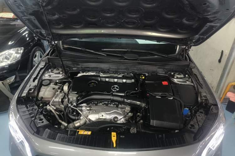 Used Mercedes-Benz GLB 2022 GLB 220 Fashion Model Engine Bay