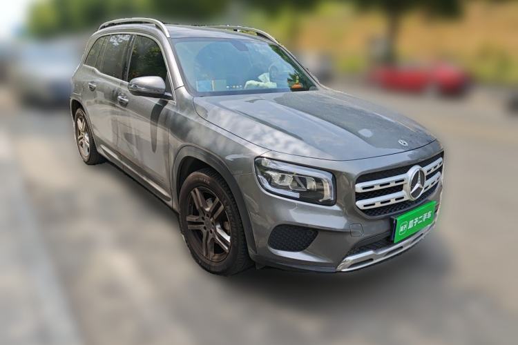 Used Mercedes-Benz GLB 2022 Second Facelift GLB 200 Dynamic Edition Front Right 45 Deg