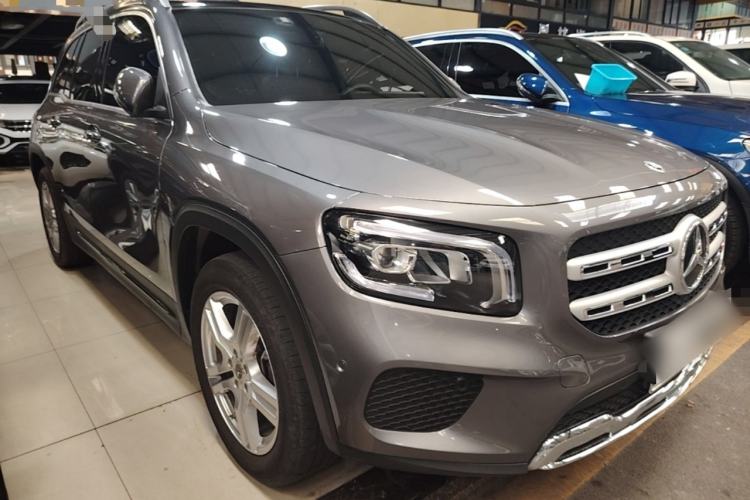 Used Mercedes-Benz GLB 2022 Refresh GLB 200 Dynamic Edition Front Right 45 Deg