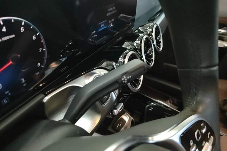 Used Mercedes-Benz GLB 2022 GLB 200 Dynamic Edition Gear Lever