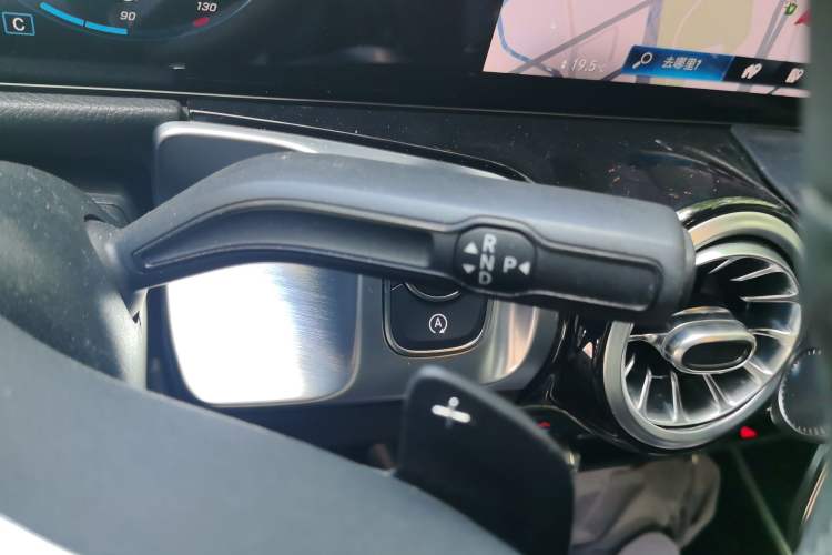 Used Mercedes-Benz GLB 2022 Second Facelift GLB 200 Fashion Edition Gear Lever