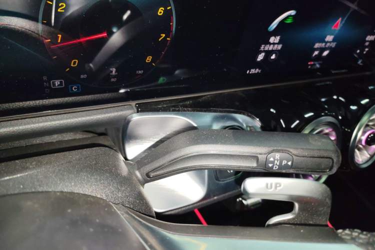 Used Mercedes-Benz GLB 2022 GLB 220 Dynamic Edition Gear Lever