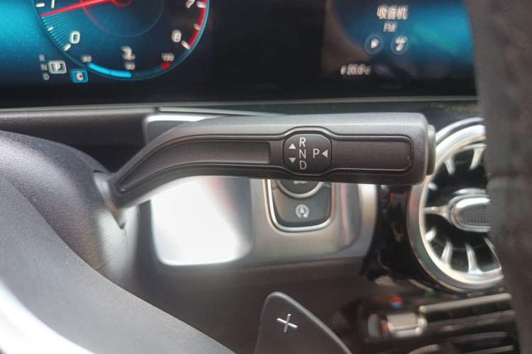 Used Mercedes-Benz GLB 2022 Second Facelift GLB 200 Dynamic Edition Gear Lever