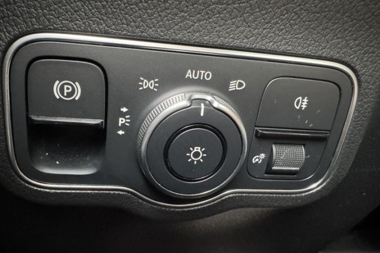Used Mercedes-Benz GLB 2022 Refresh GLB 200 Dynamic Edition Interior 12