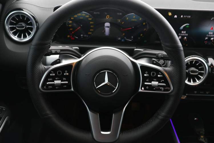 Used Mercedes-Benz GLB 2022 Refresh GLB 200 Dynamic Edition Interior 2
