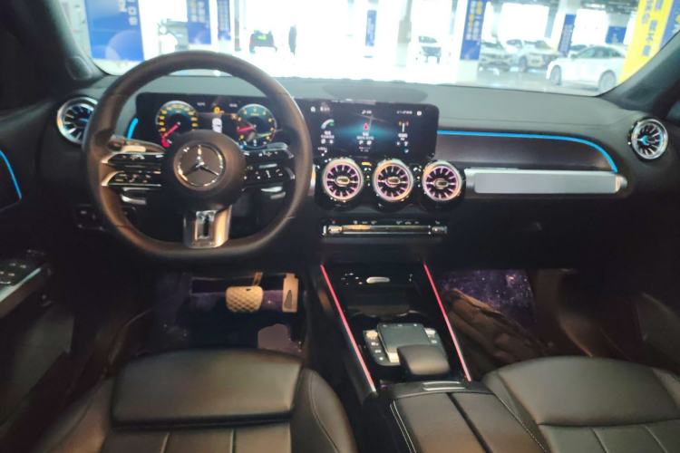 Used Mercedes-Benz GLB 2022 GLB 220 Dynamic Edition Interior 2