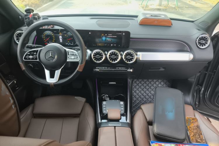 Used Mercedes-Benz GLB 2022 Second Facelift GLB 200 Fashion Edition Interior 2